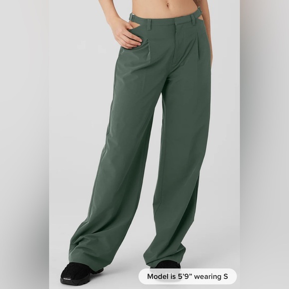 ALO Yoga | Pants & Jumpsuits | New Alo Yoga Showdown Midrise